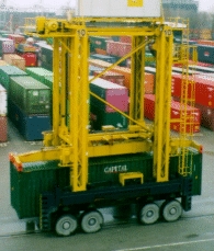 Ladekran im Hafen von Rotterdam