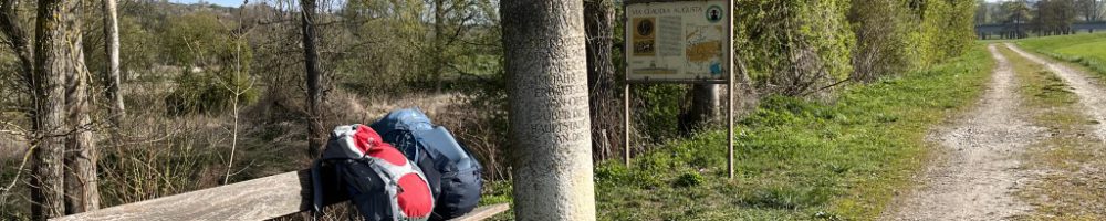 Meilenstein in der Nähe der Schmuttermündung